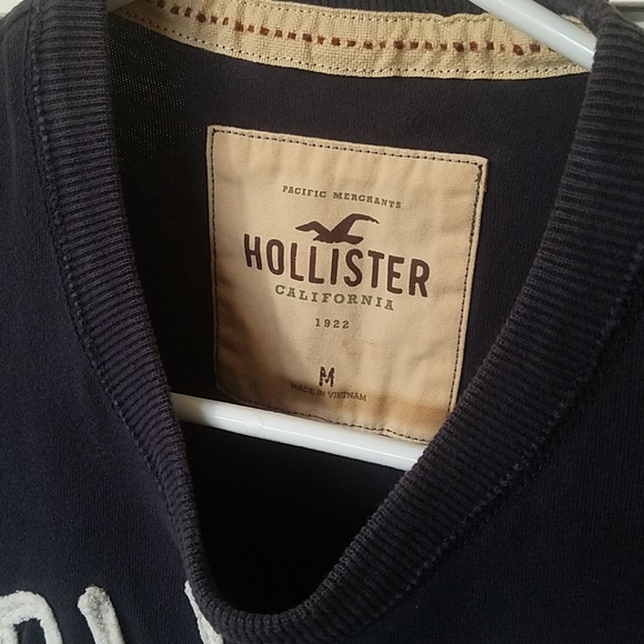 Hollister tshirt - Picture 2 of 2